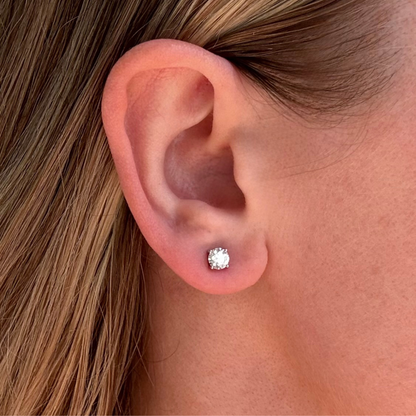 Maren Round Stud Earrings