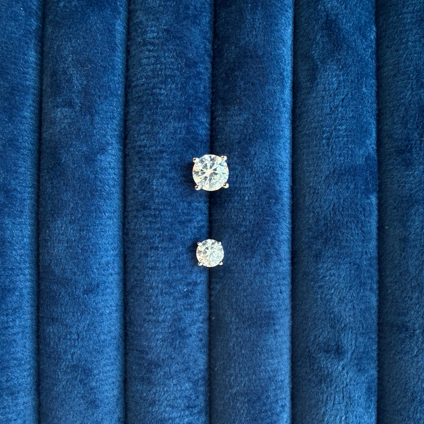 Maren Round Stud Earrings